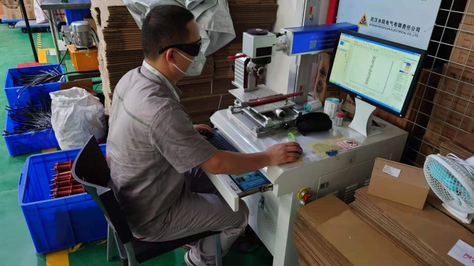The first of the lightning protection devices, developed to be supplied to SGCC sites, was sent to carry out operational testing in Guangxi province.